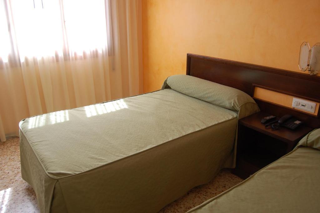 Hotel Balfagon Calanda Room photo