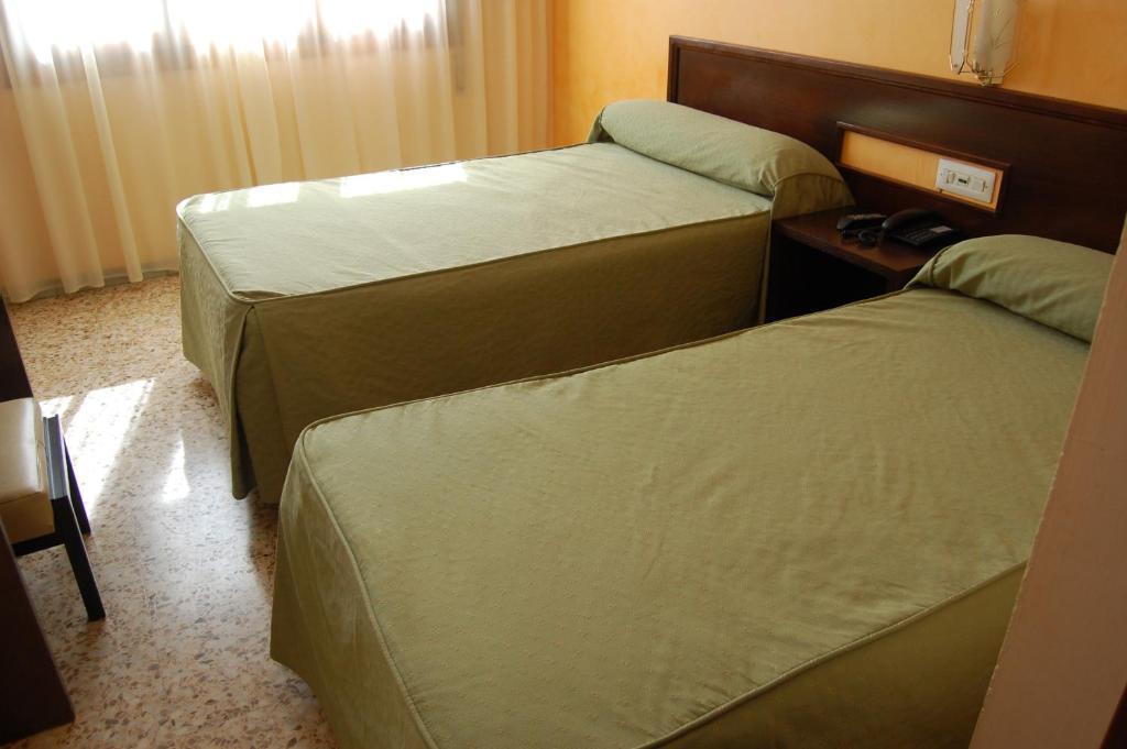 Hotel Balfagon Calanda Room photo